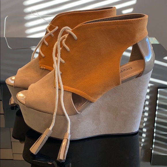 Platform Sandals - Picture 2 of 5